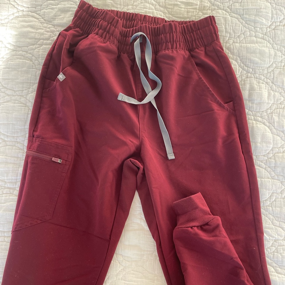 FIGS XS High-Waisted Zamora Joggers - Burgundy